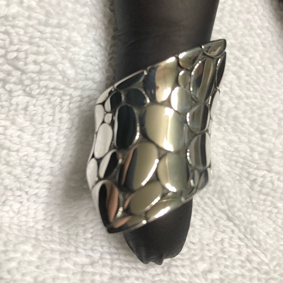 John Hardy Jewelry - NWOT’s John Hardy Kali Diagonal Saddle Ring Sterling Silver Size 6